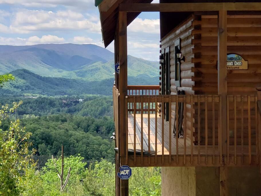 Вилла Yogi'S Den: Breathtaking Views! 3 Min To Dollywood, On 1 Acre! Севьервилл Экстерьер фото