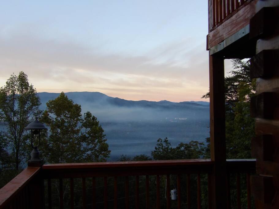 Вилла Yogi'S Den: Breathtaking Views! 3 Min To Dollywood, On 1 Acre! Севьервилл Экстерьер фото