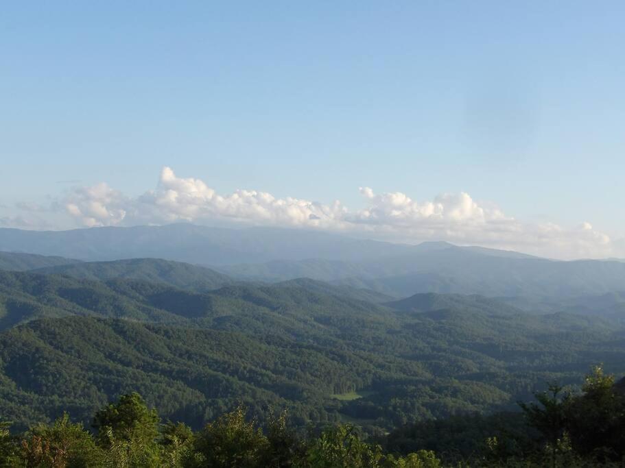 Вилла Yogi'S Den: Breathtaking Views! 3 Min To Dollywood, On 1 Acre! Севьервилл Экстерьер фото