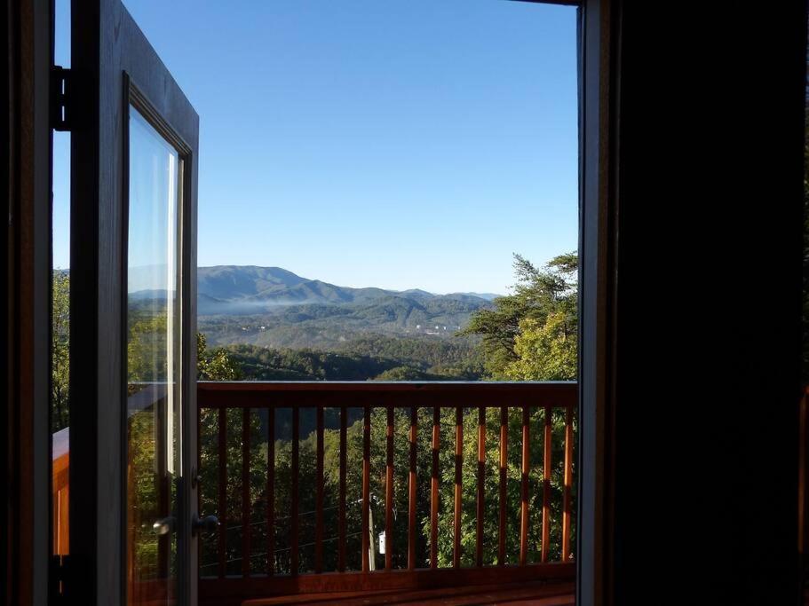 Вилла Yogi'S Den: Breathtaking Views! 3 Min To Dollywood, On 1 Acre! Севьервилл Экстерьер фото